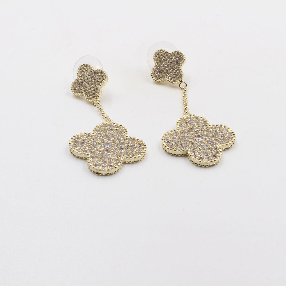 طقم van cleef & arpels اطقم متوفر 2 لون