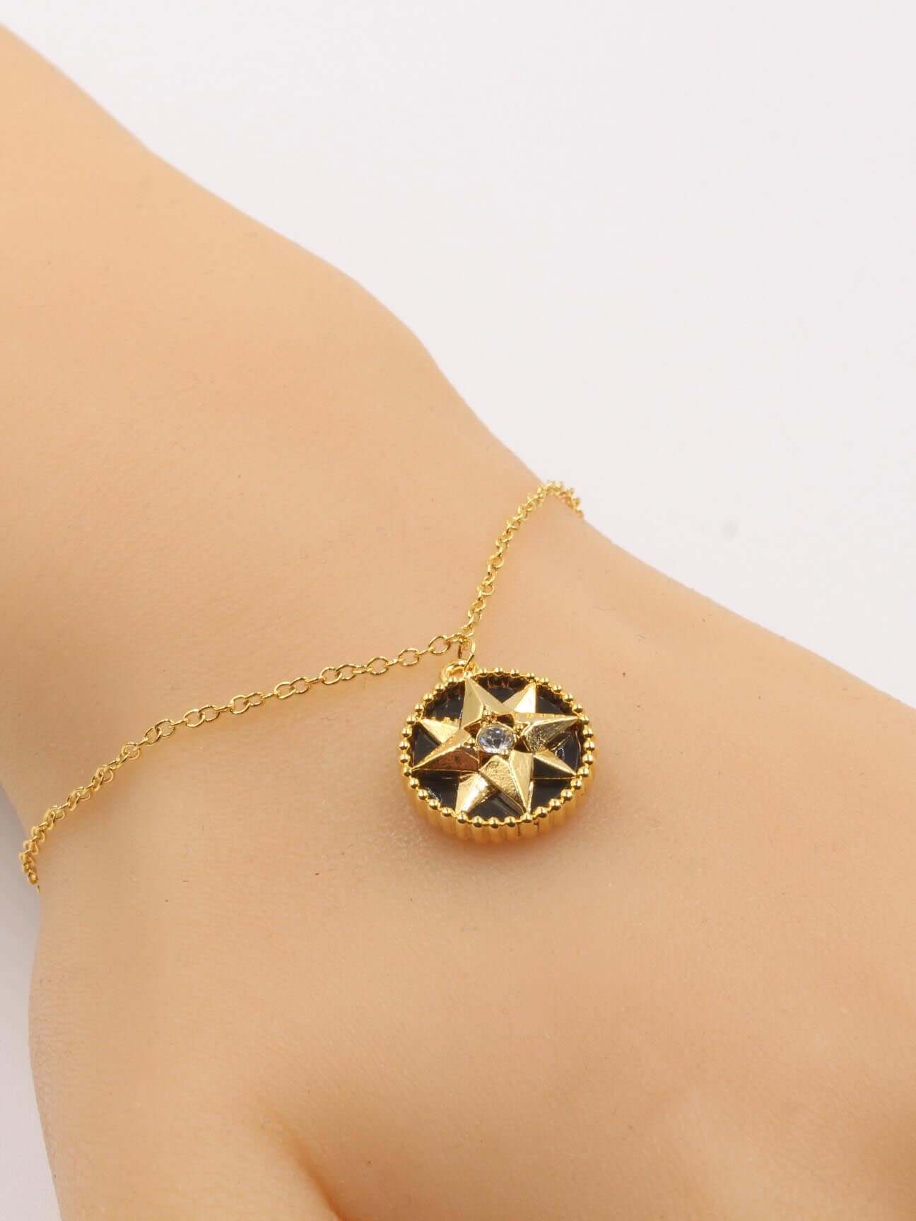 اسواره ديور ناعمه اسواره dior