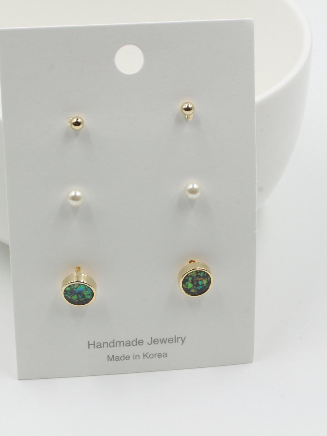 حلق صدف مدور 3 ازواج حلق متوفر 8 لون اسود ذهبي