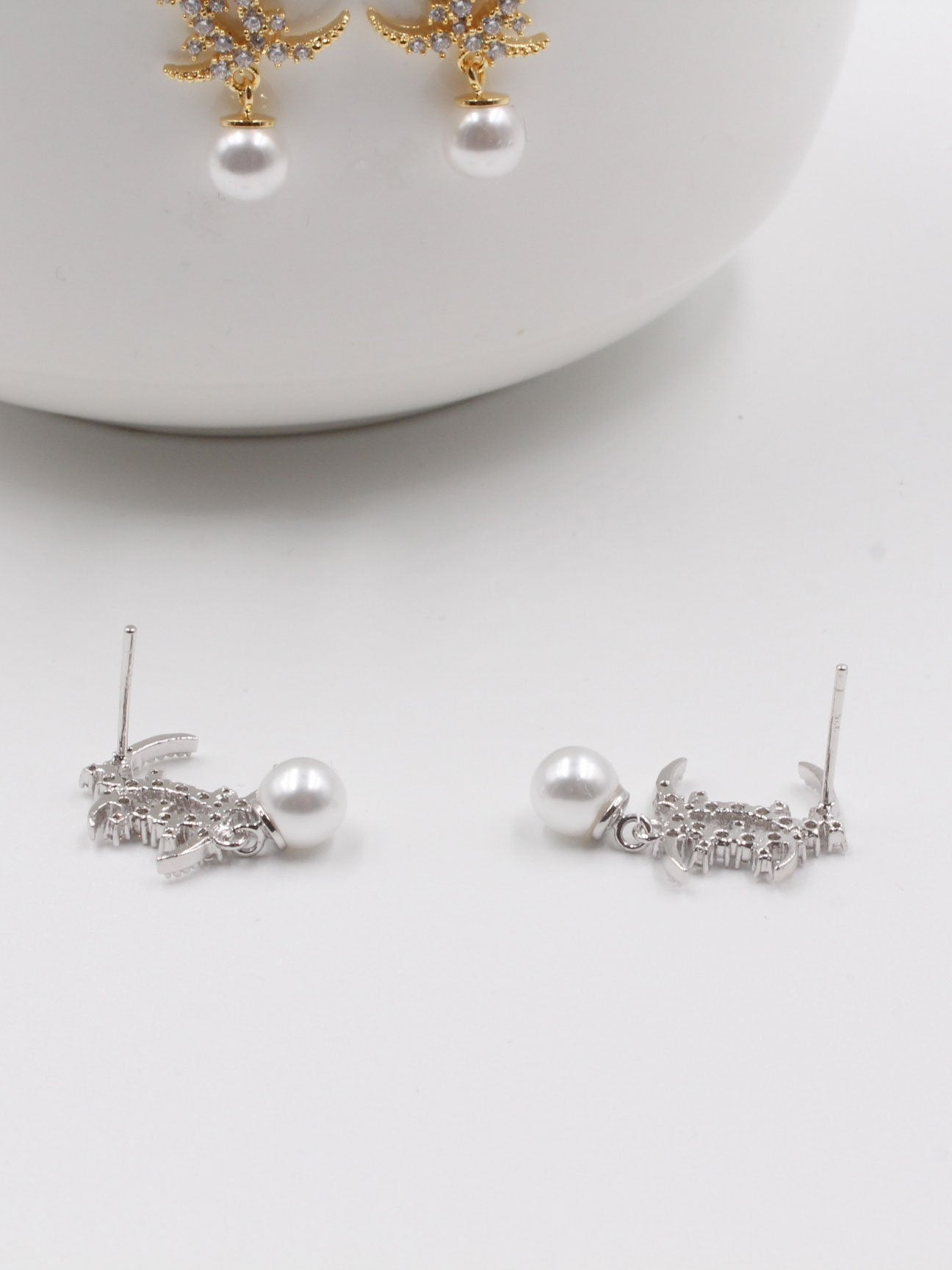 حلق شانيل زركون وذ بيرل حلق chanel