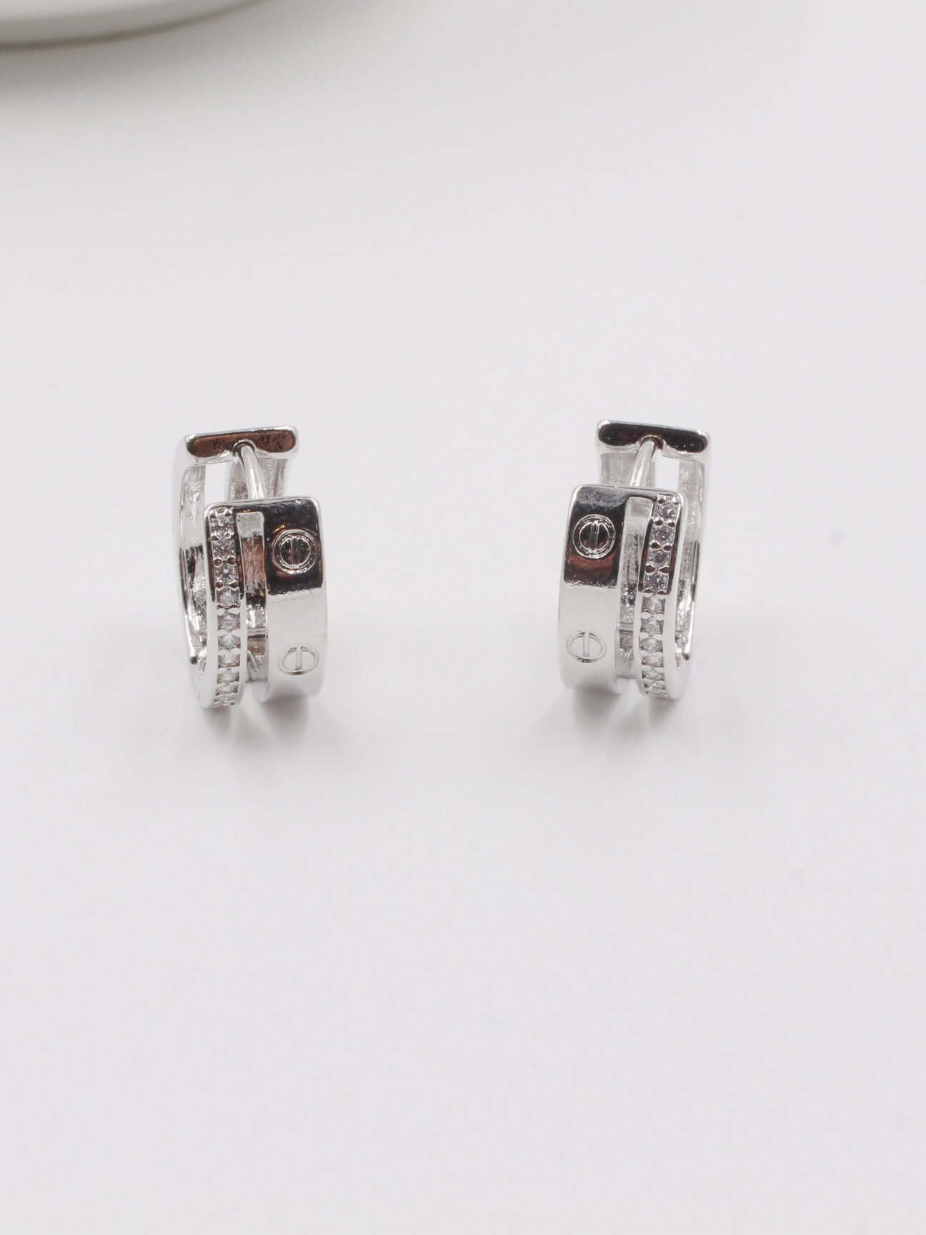 حلق كارتير مدور حلق CARTIER فضي