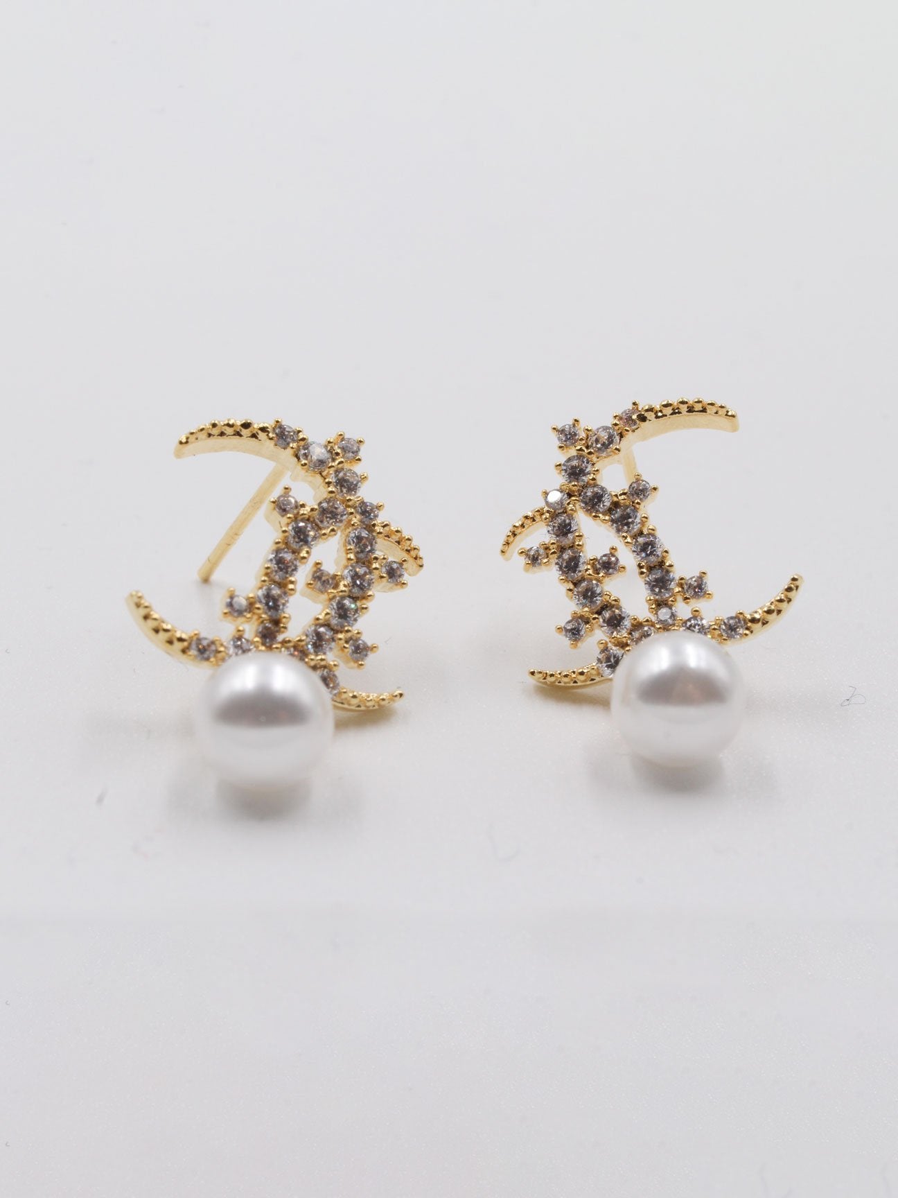 حلق شانيل زركون وذ بيرل حلق chanel