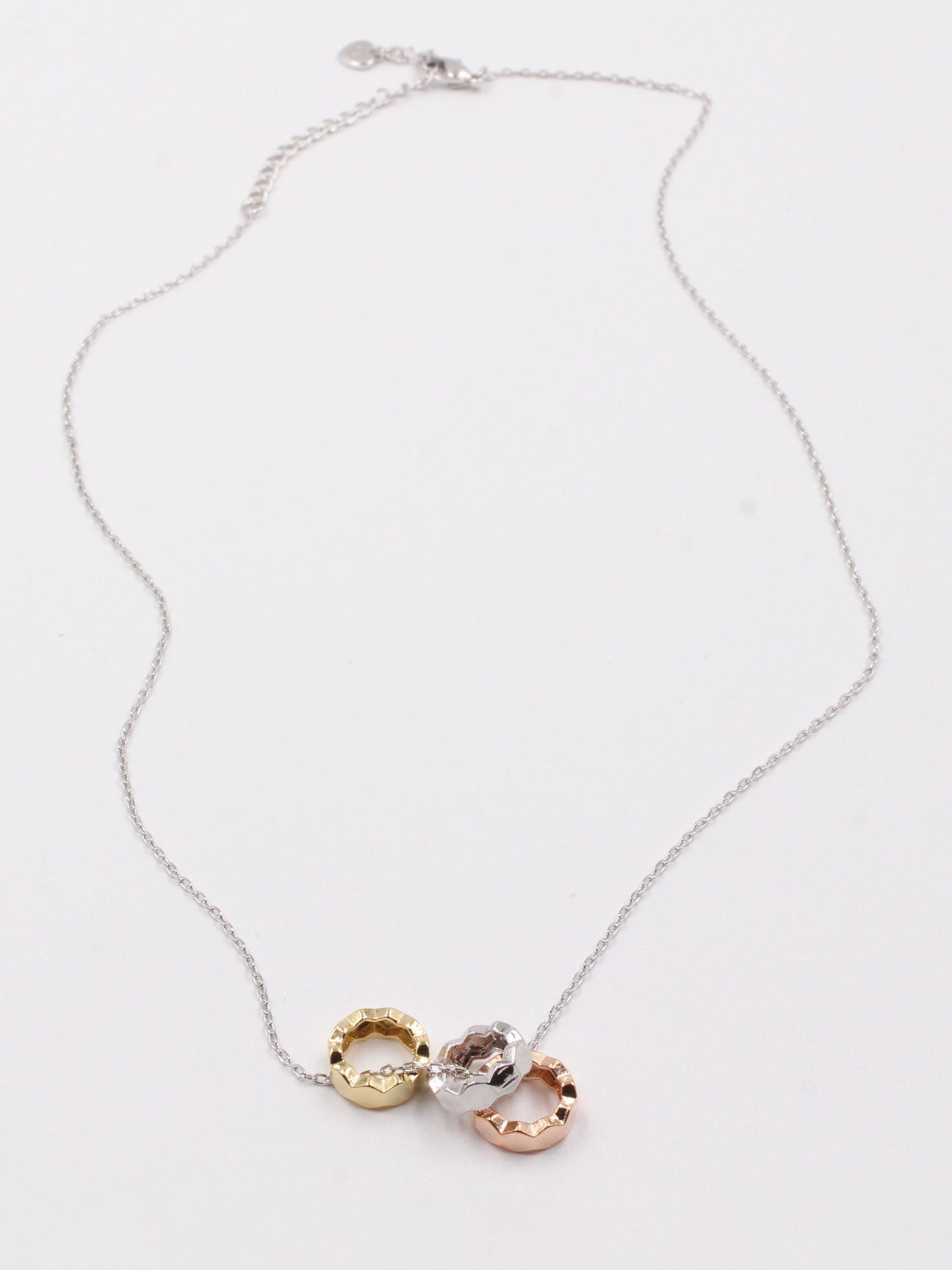 سلسال شومية حلقات ملونه سلسال chaumet