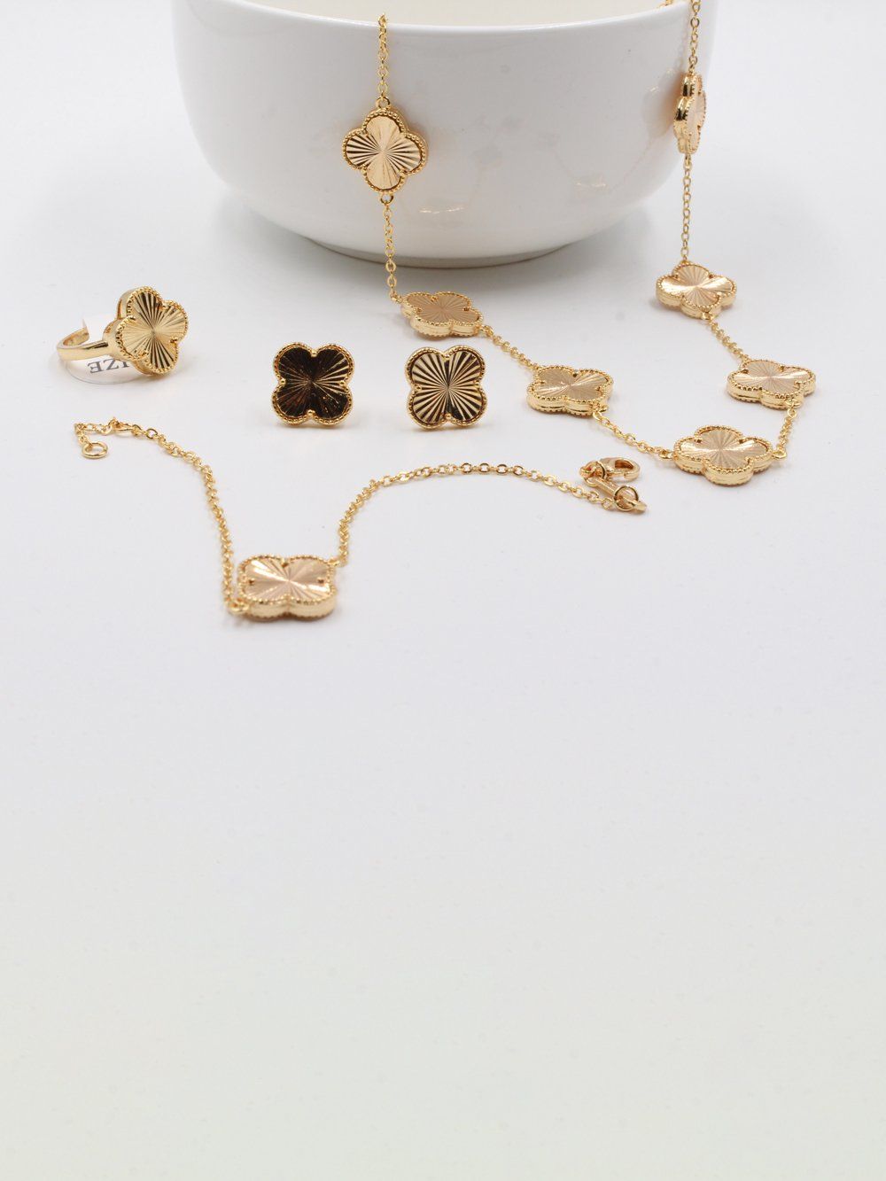 طقم فان كليف الذهبي 4 قطع اطقم van cleef