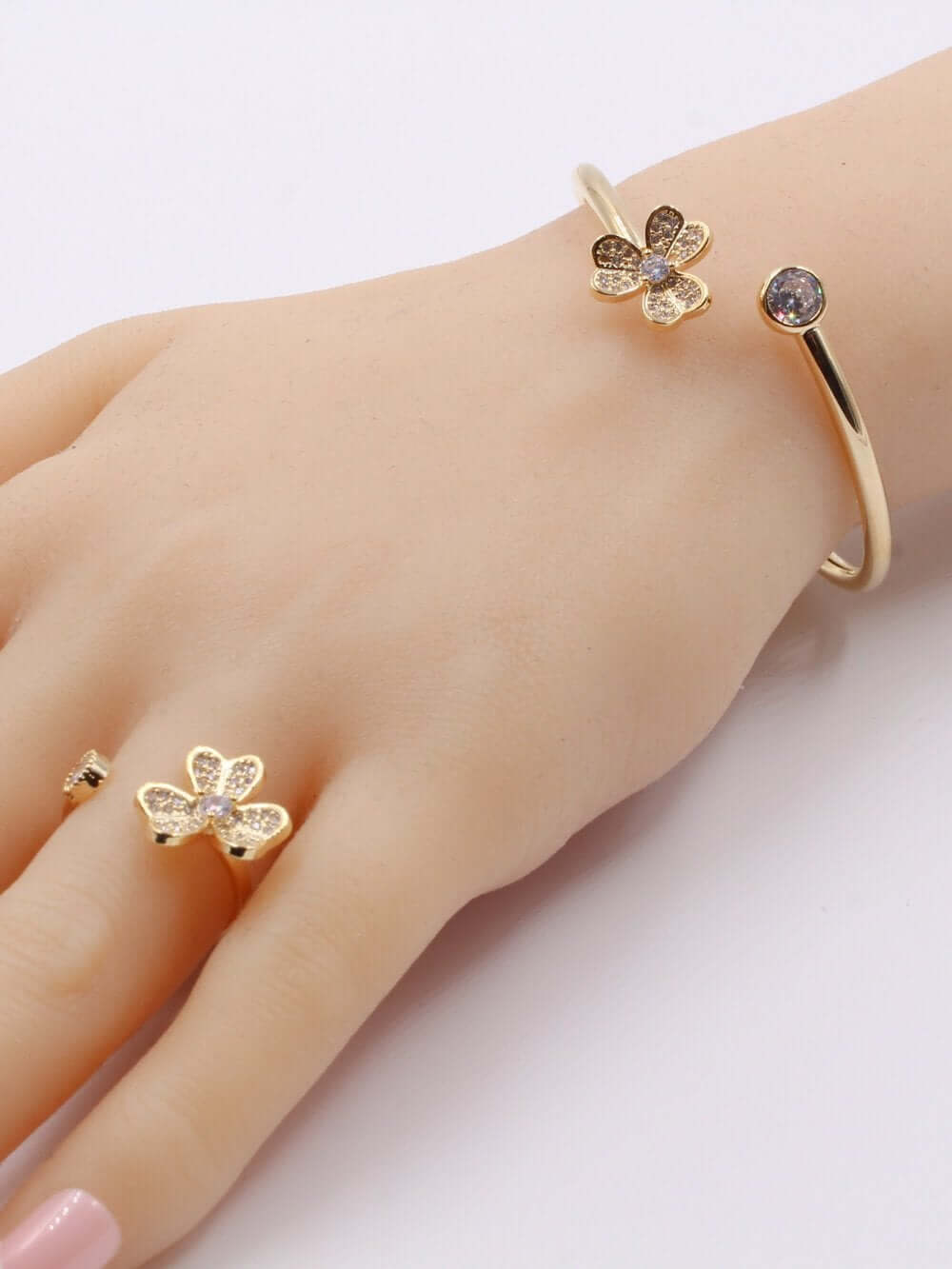 اسوارة فان كليف وخاتم فلاور اسواره van cleef