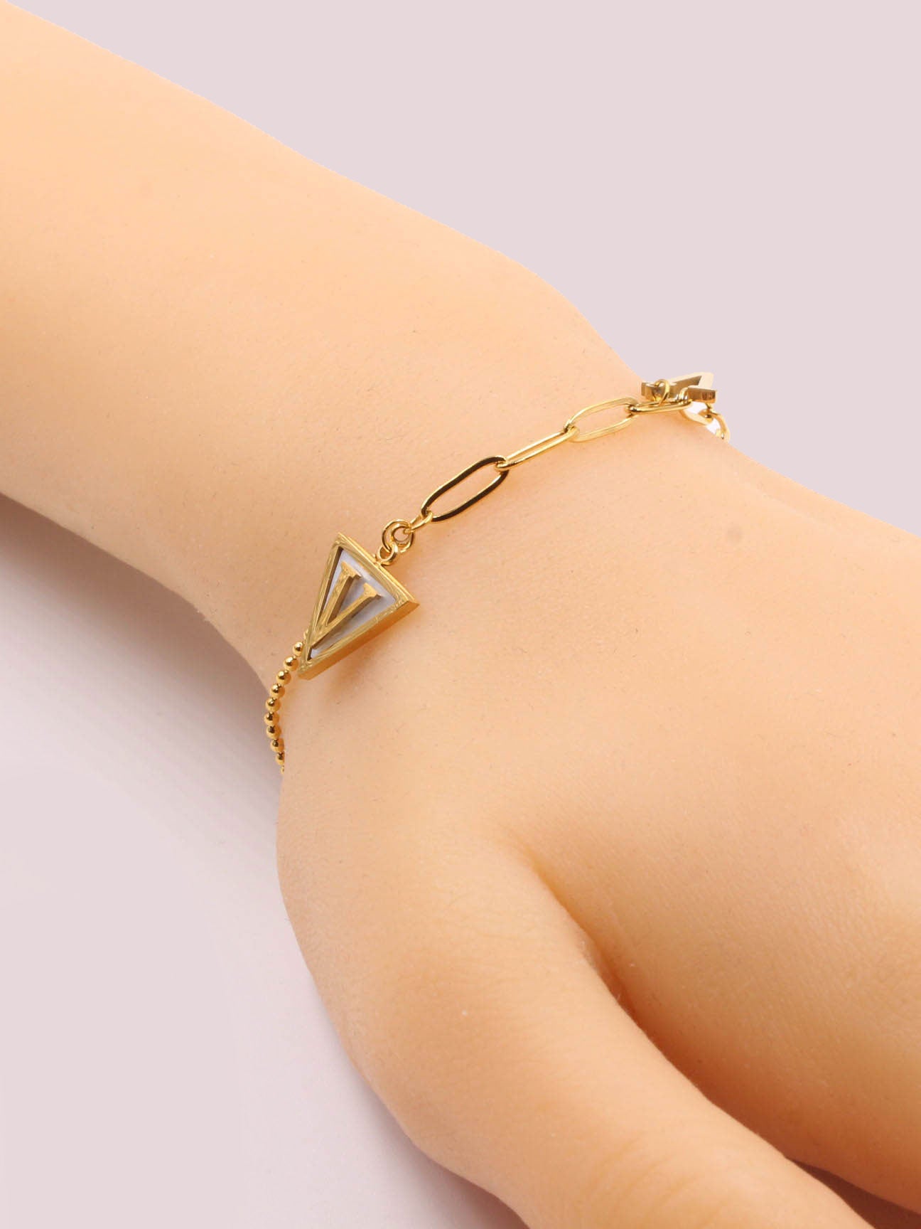 Louis Vuitton soft bracelet - أسوارة لويس فيتون ناعمة اسواره متوفر 1 لون