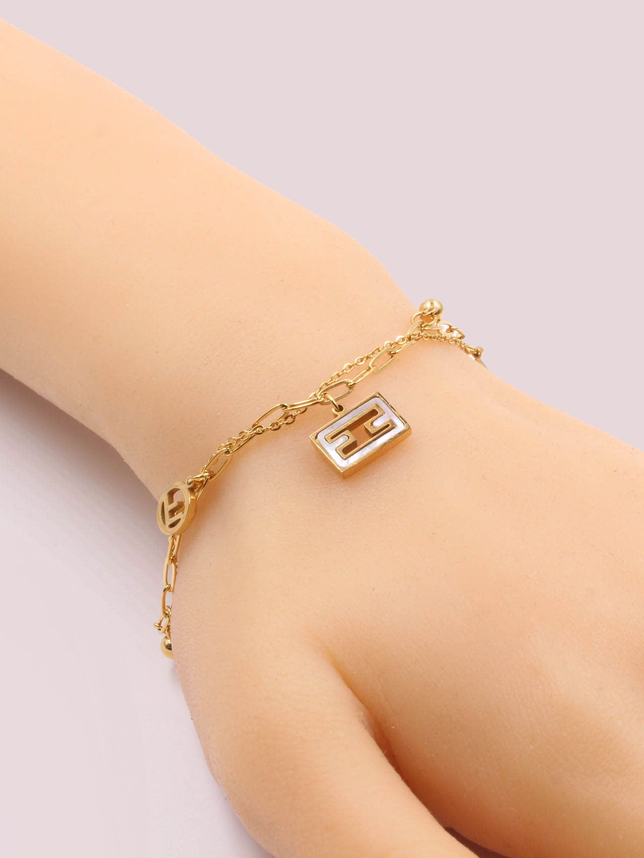 Fendi soft shell bracelet - أسوارة فندي ناعمة شيل اسواره fendi
