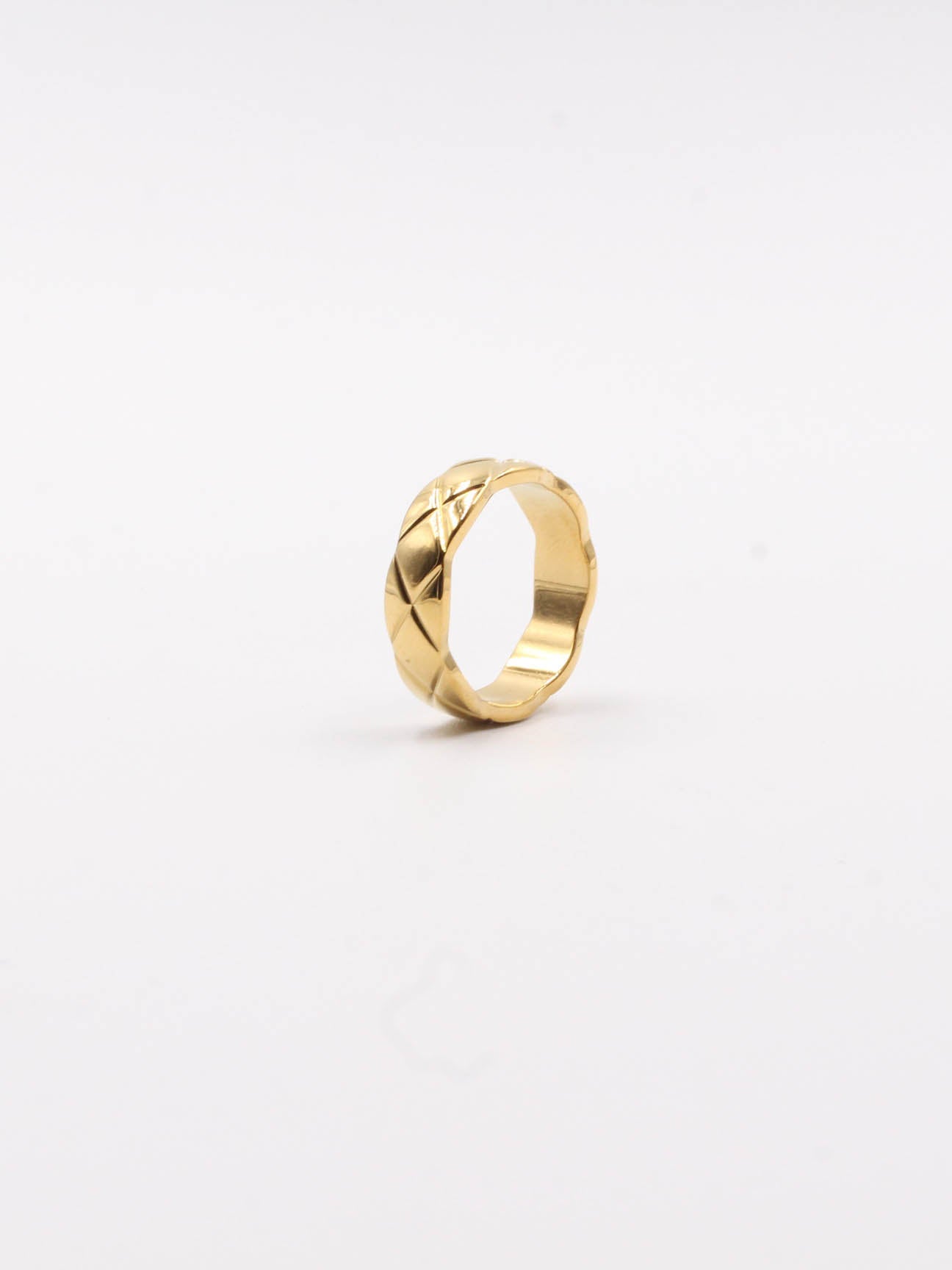 COCO CRUSH - شانيل خاتم لون ذهبي بتصميم فاخر خواتم chanel