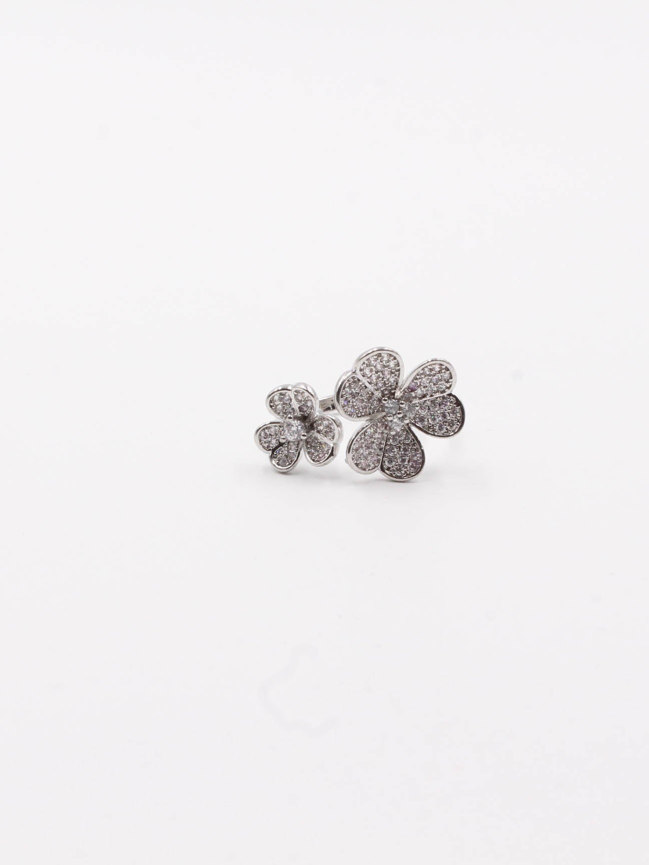 Van Cleef rose ring - خاتم فان كليف وردة خواتم van cleef فضي