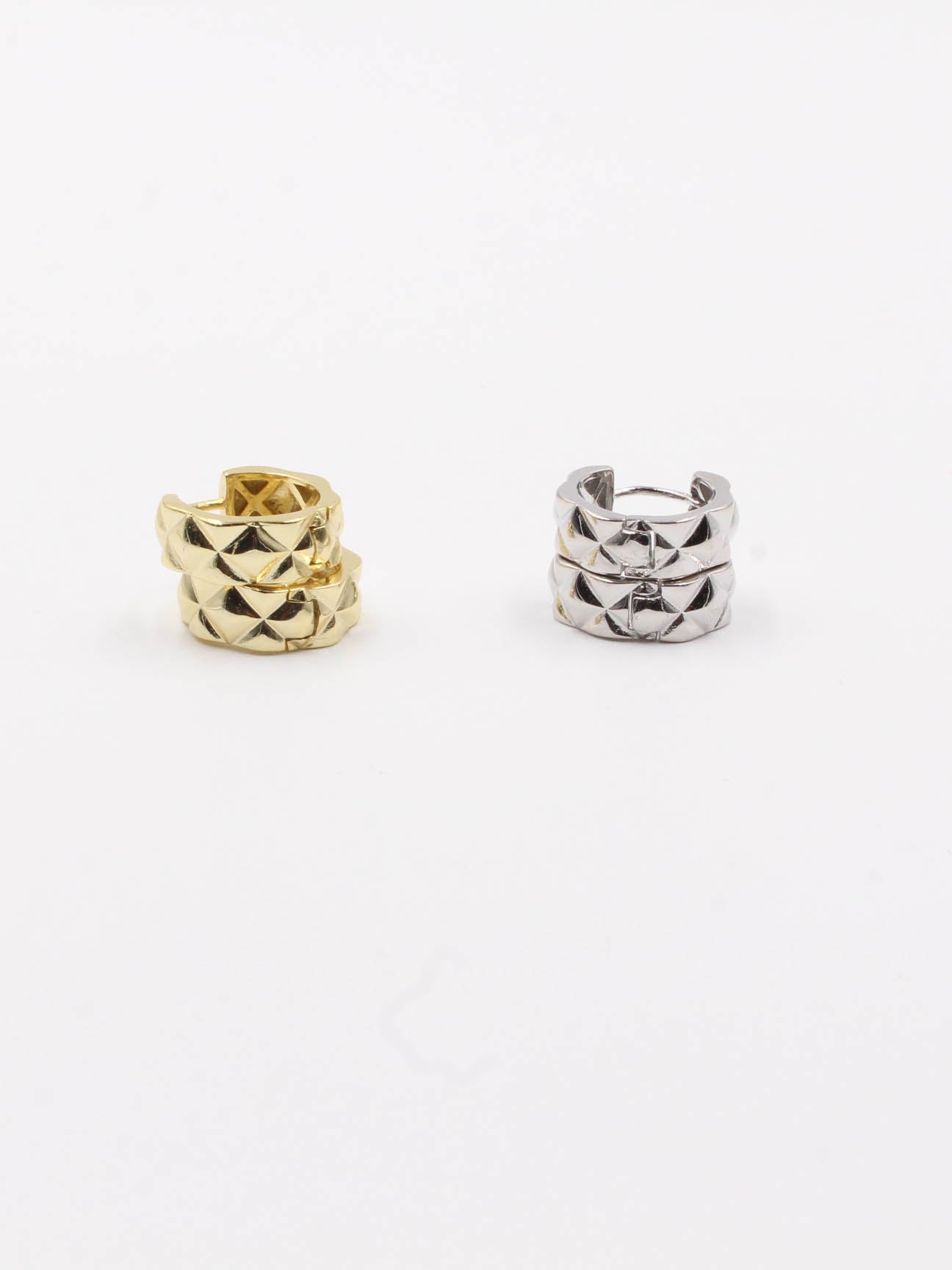 Chanel round earring - حلق شانيل دائري حلق chanel