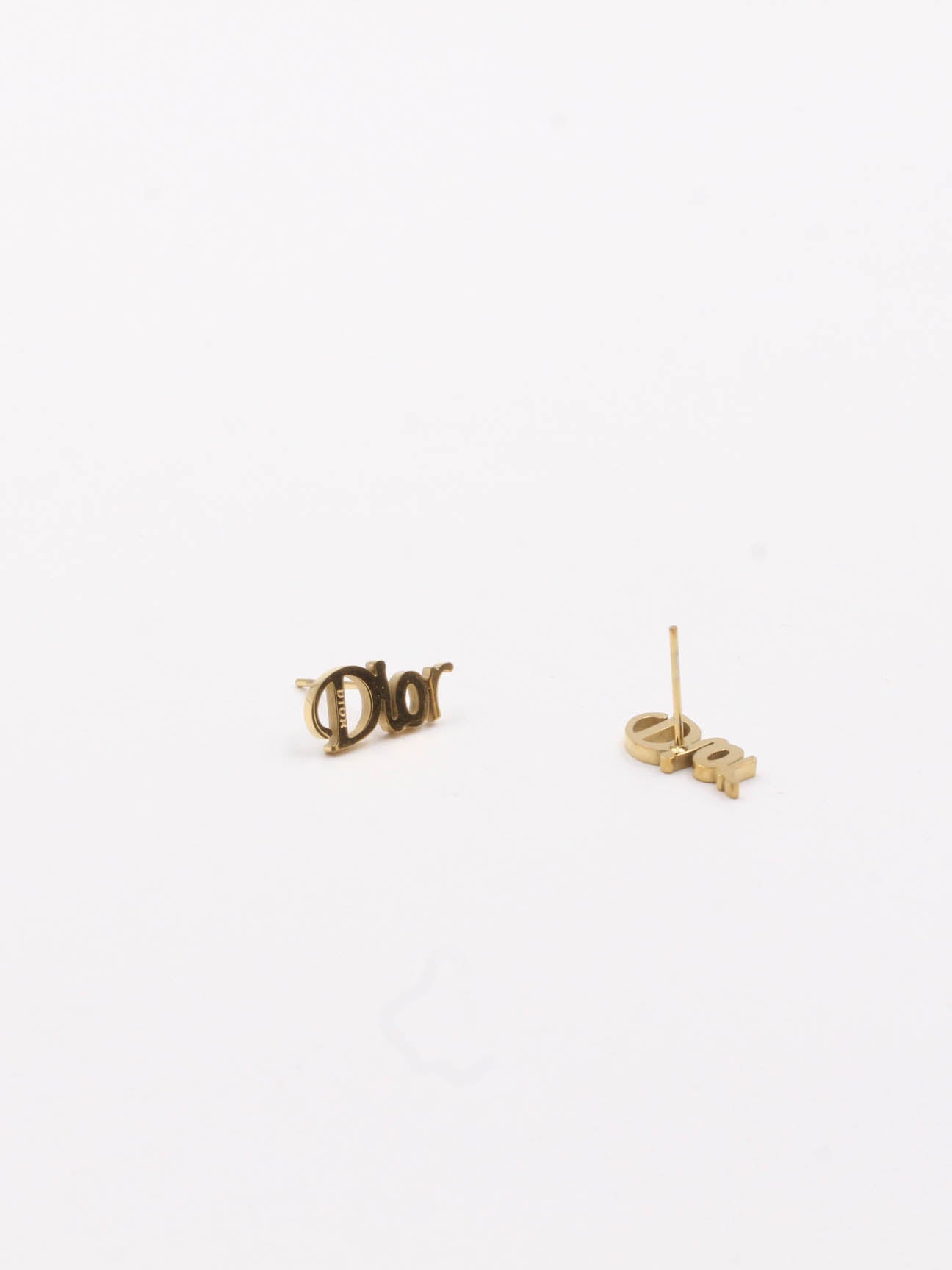 small dior earring - حلق ديور صغير حلق dior