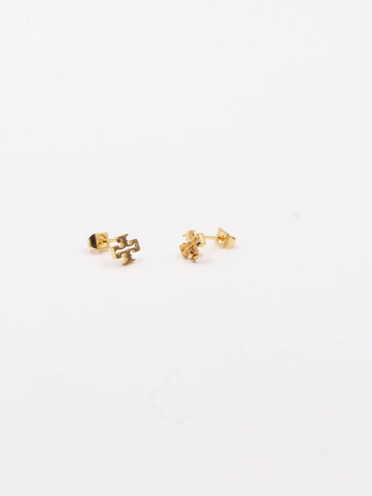 Small Tory Burch logo earring - حلق شعار توري بورش صغير مقاس 0.6mm حلق tory burch