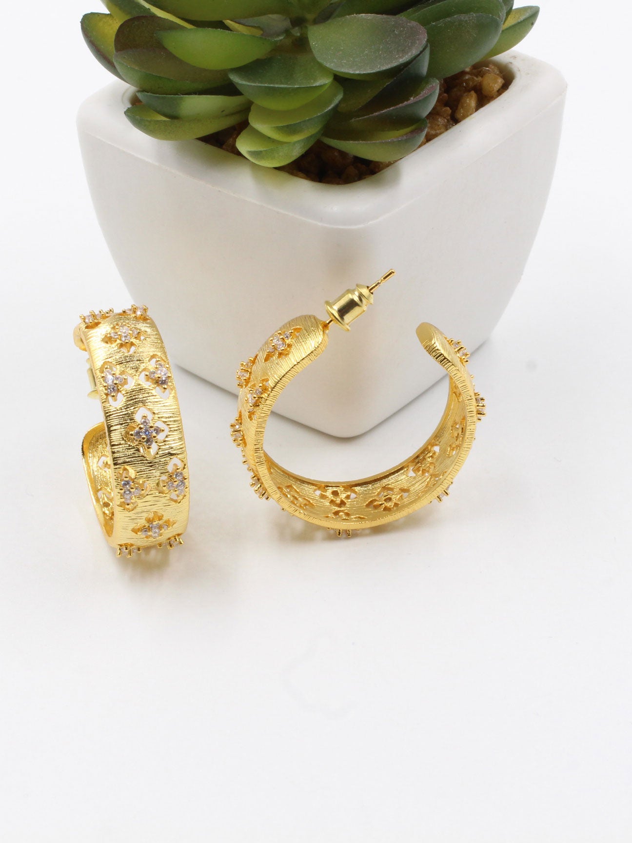 Round Louis Vuitton earring - حلق لويس فيتون مستدير حلق louis vuitton