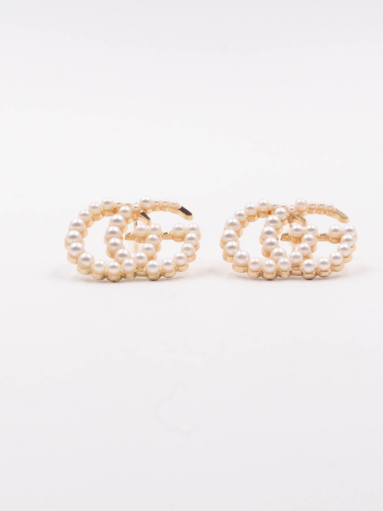 Fuchsia Bearl Earring - حلق قوتشي لؤلؤ حلق gucci