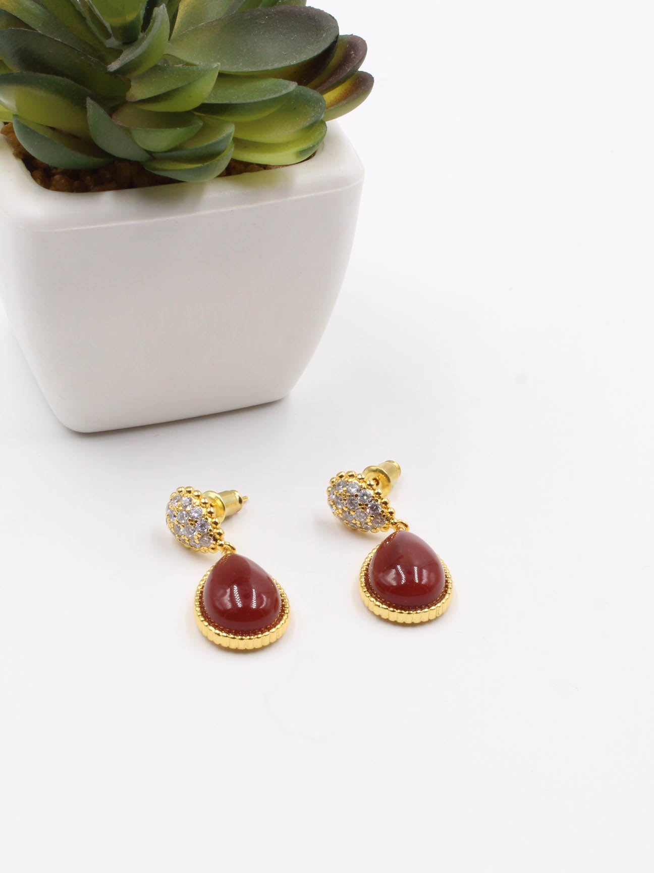 natural stone teardrop earring - حلق دمعة حجر طبيعي حلق Jewel عنابي ذهبي