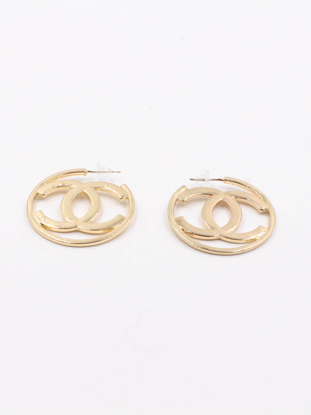 Chanel round plain earrings - حلق شانيل مستدير سادة حلق chanel ذهبي