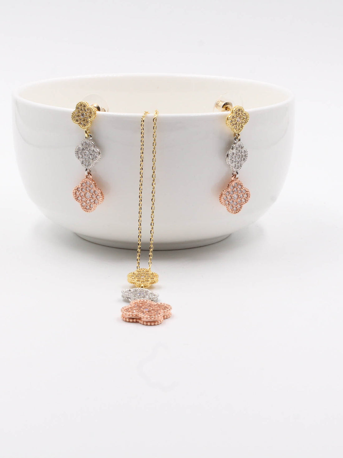 Van Cleef Set - طقم فان كليف من السلسال والحلق اطقم van cleef