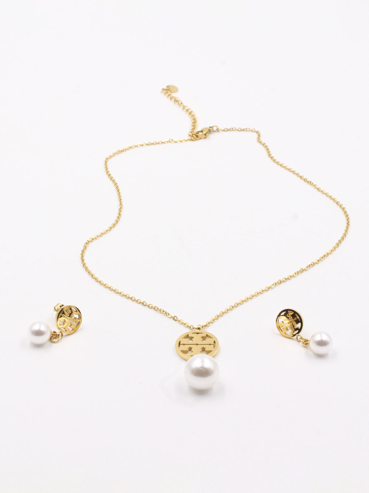 طقم توري بورش من السلسال والحلق -Tory Burch Set اطقم tory burch