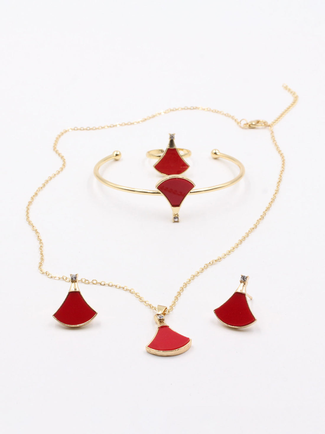 طقم بولغاري مكون من اربع قطع اطقم bvlgari احمر ذهبي