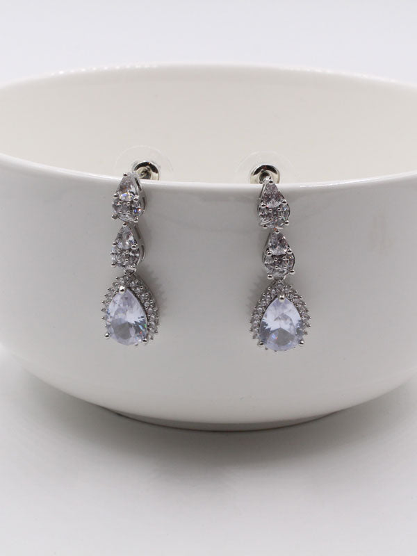 حلق سهره زركون شكل دمعات حلق متوفر 1 لون فضي