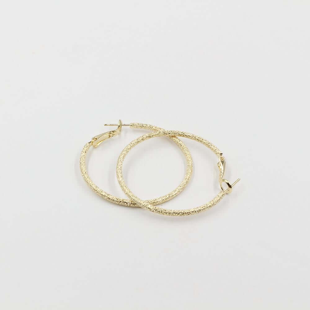 حلق مدور شاين صغير حلق متوفر 2 لون ذهبي