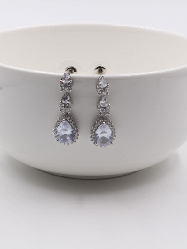 حلق سهره زركون شكل دمعات حلق متوفر 1 لون