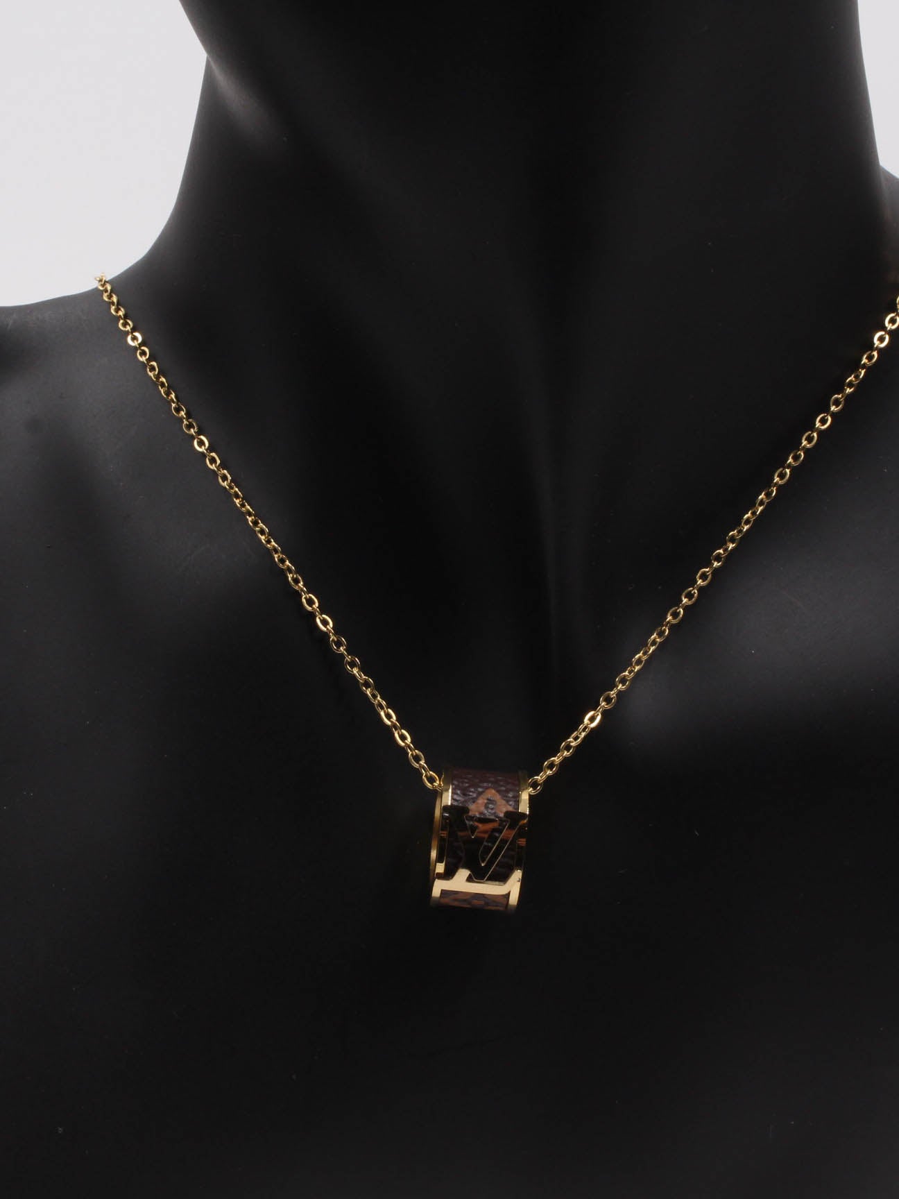 طقم لويس فيتون بني اطقم louis vuitton