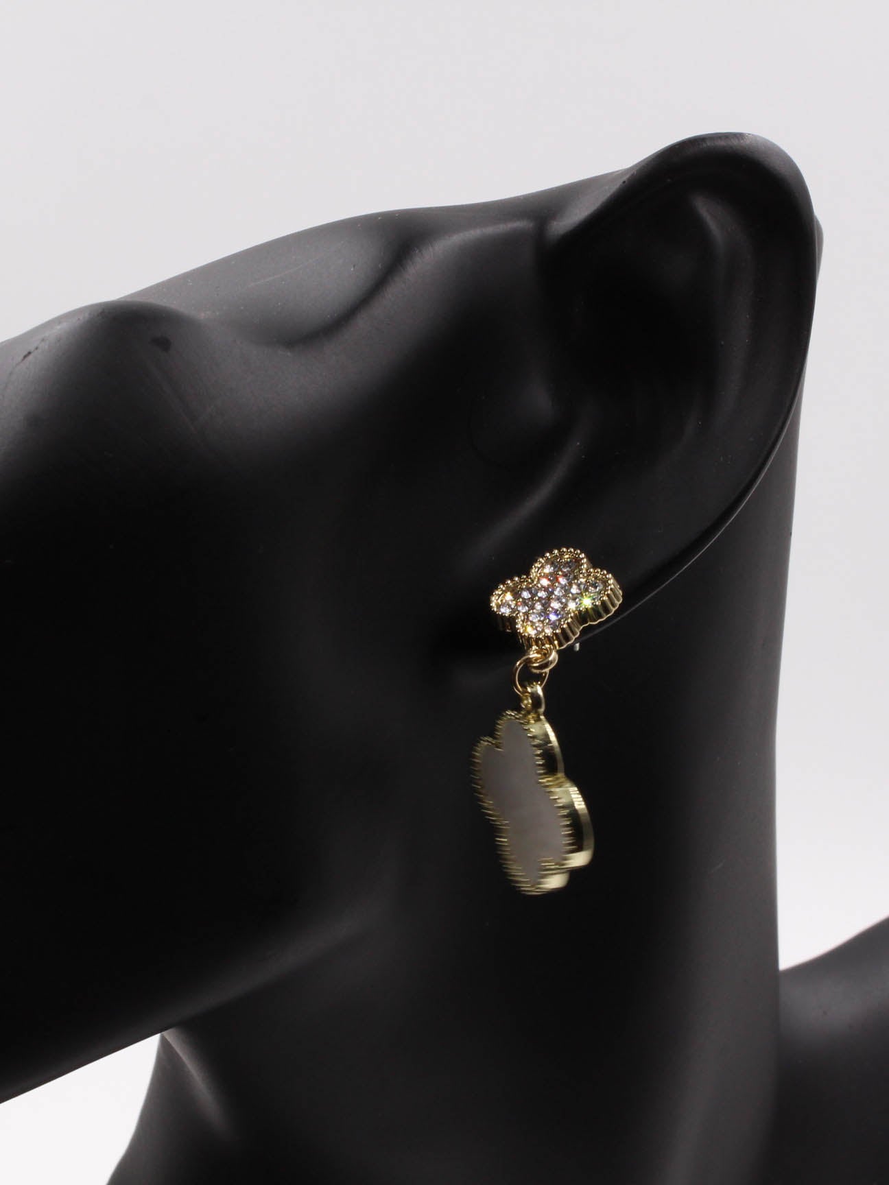 حلق فان كليف وردتين كرستال حلق van cleef