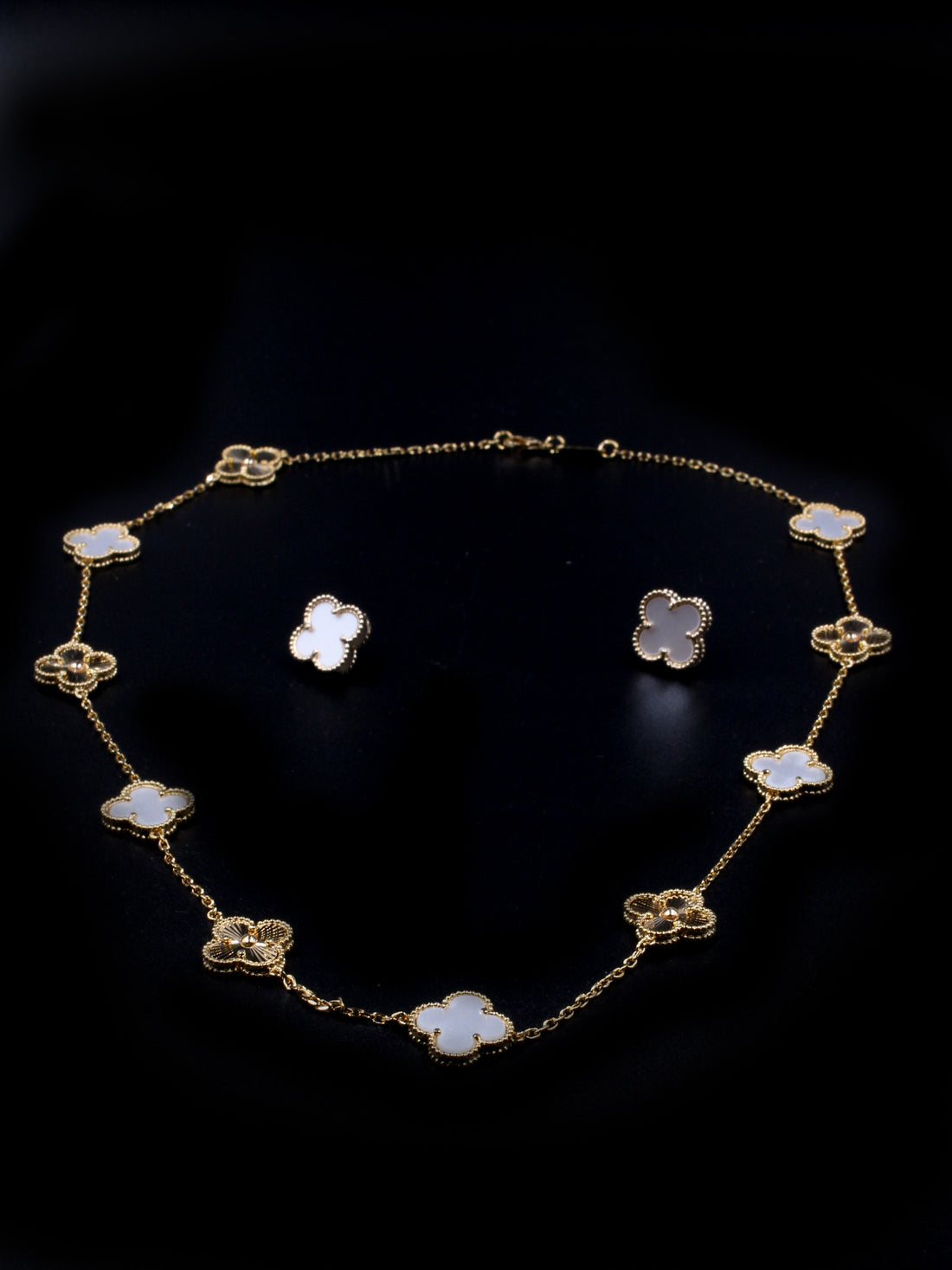 طقم فان كليف 10 ورود شيل ذهبي اطقم van cleef