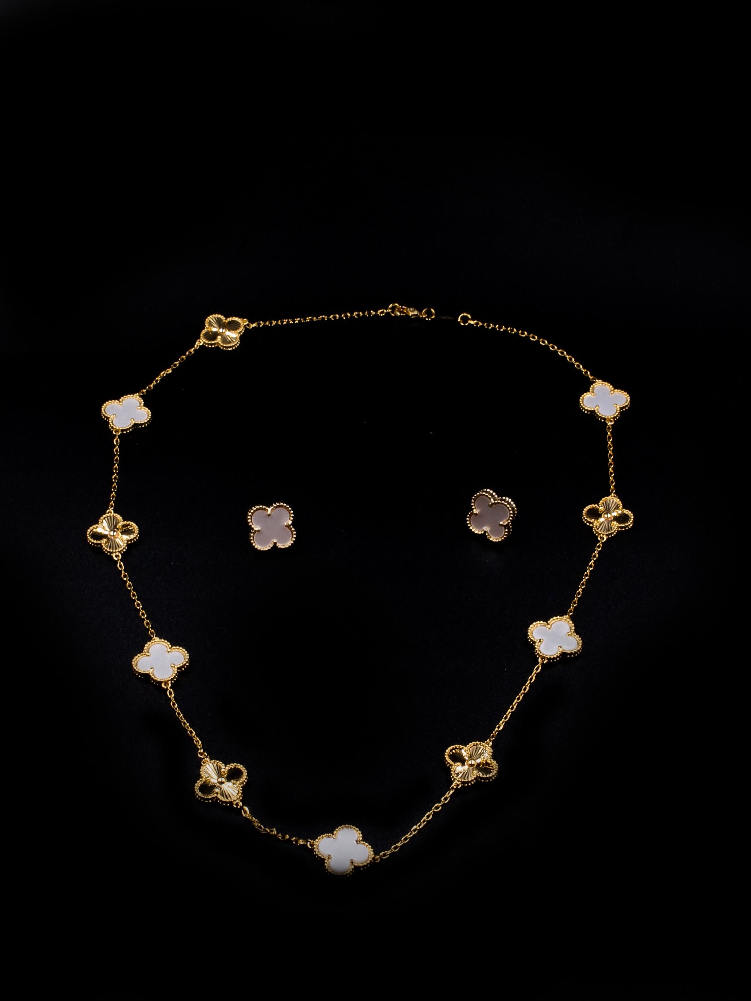 طقم فان كليف 10 ورود شيل ذهبي اطقم van cleef