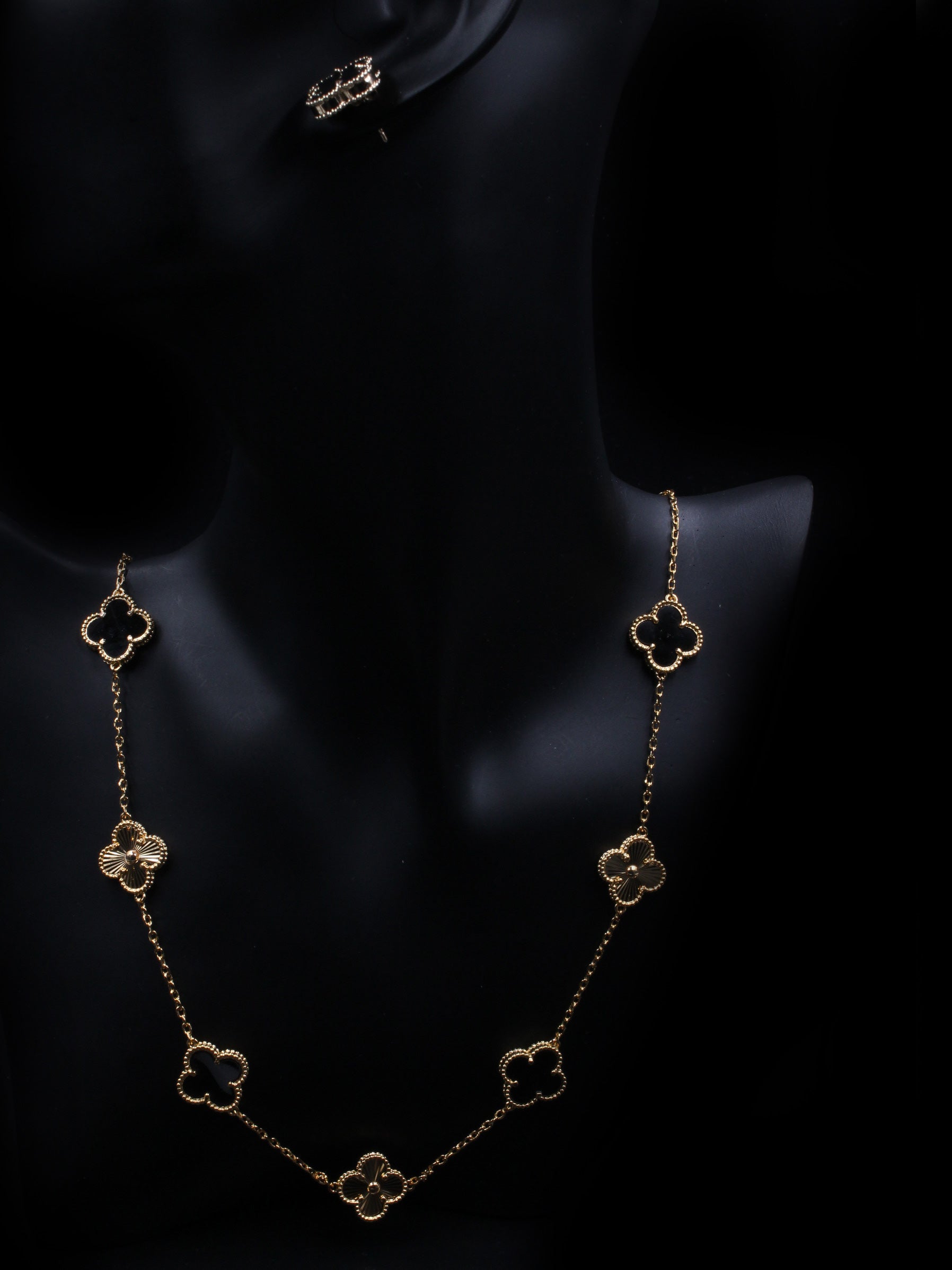 طقم فان كليف 10 ورود شيل ذهبي اطقم van cleef اسود
