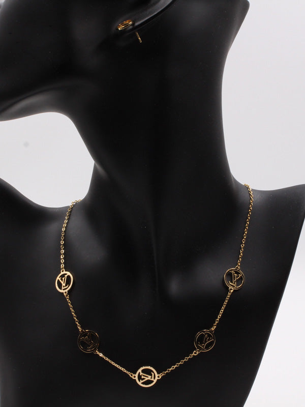 طقم لويس فيتون ذهبي اطقم louis vuitton ذهبي