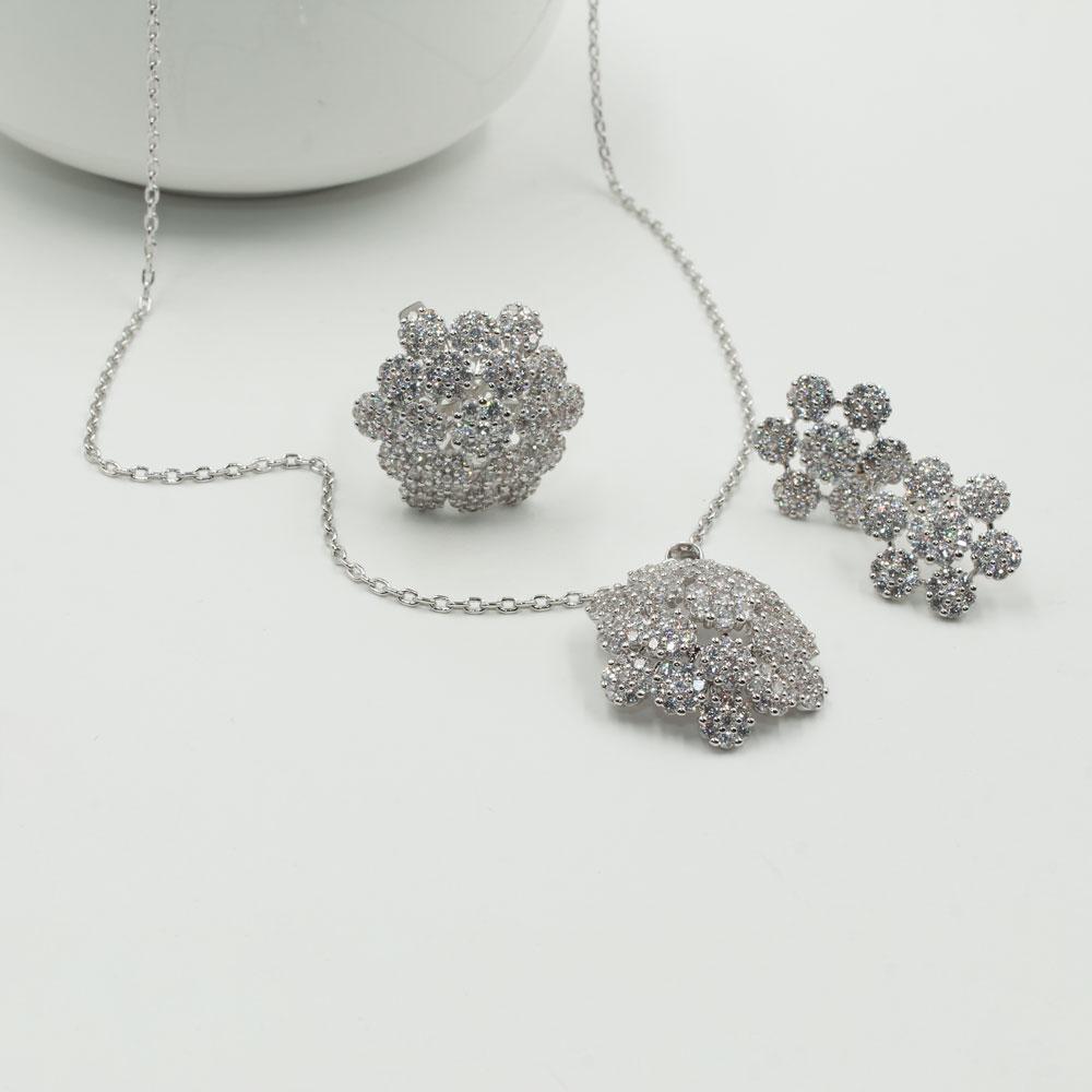 طقم زركون 3 قطع ورده اطقم متوفر 2 لون فضي