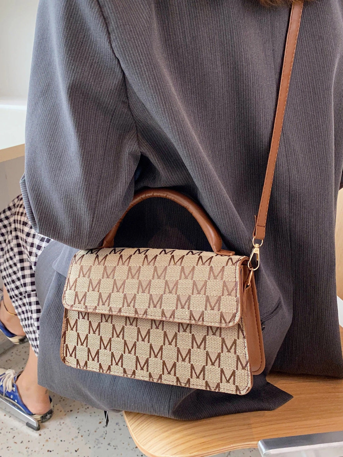 حقيبة M بني شنط وحقائب شنط بني