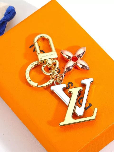 ميدالية لويس فيتون لوقو ميدالية louis vuitton