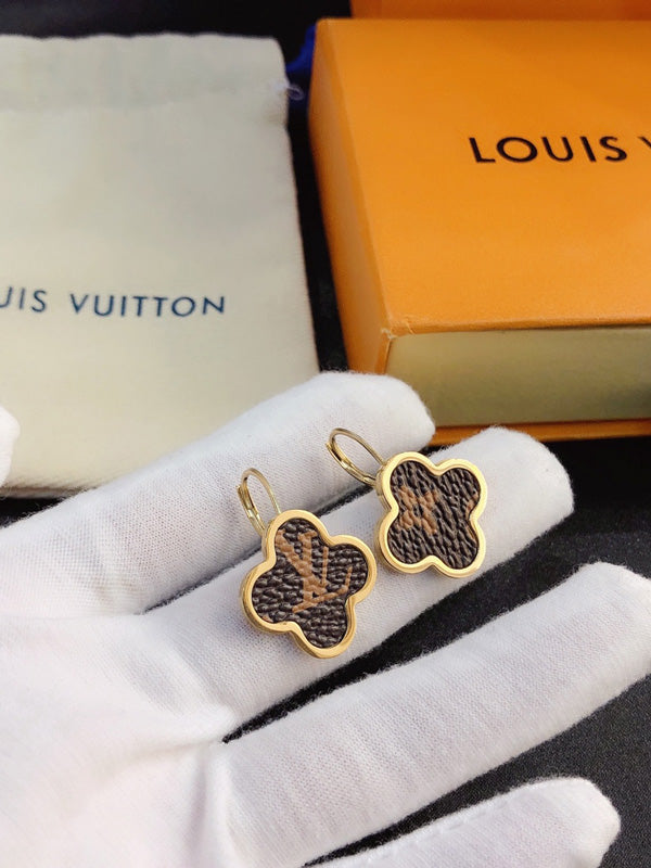 حلق لويس فيتون وردة بني ذهبي حلق louis vuitton