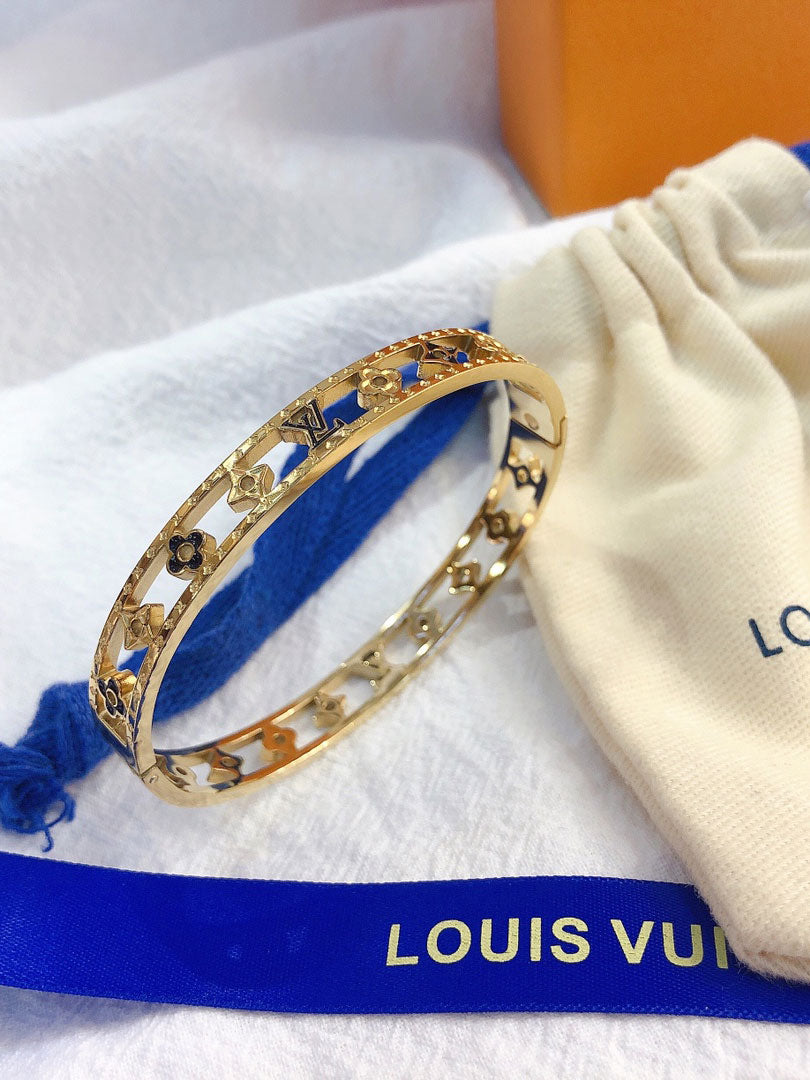 اساور لويس فيتون بانقل بلاك لوقو اسواره louis vuitton