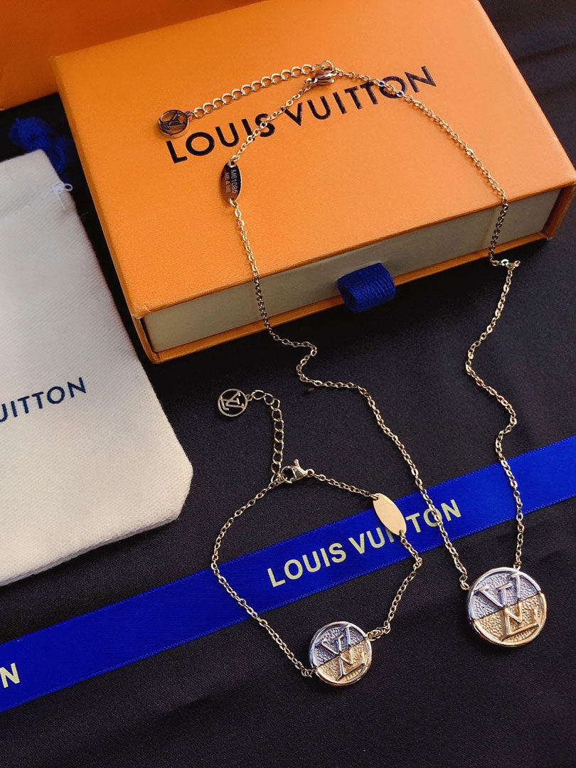 سلسال لويس فيتون هاف سيركل سلسال louis vuitton