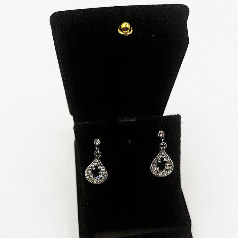 حلق كريستال دمعه حلق متوفر 2 لون