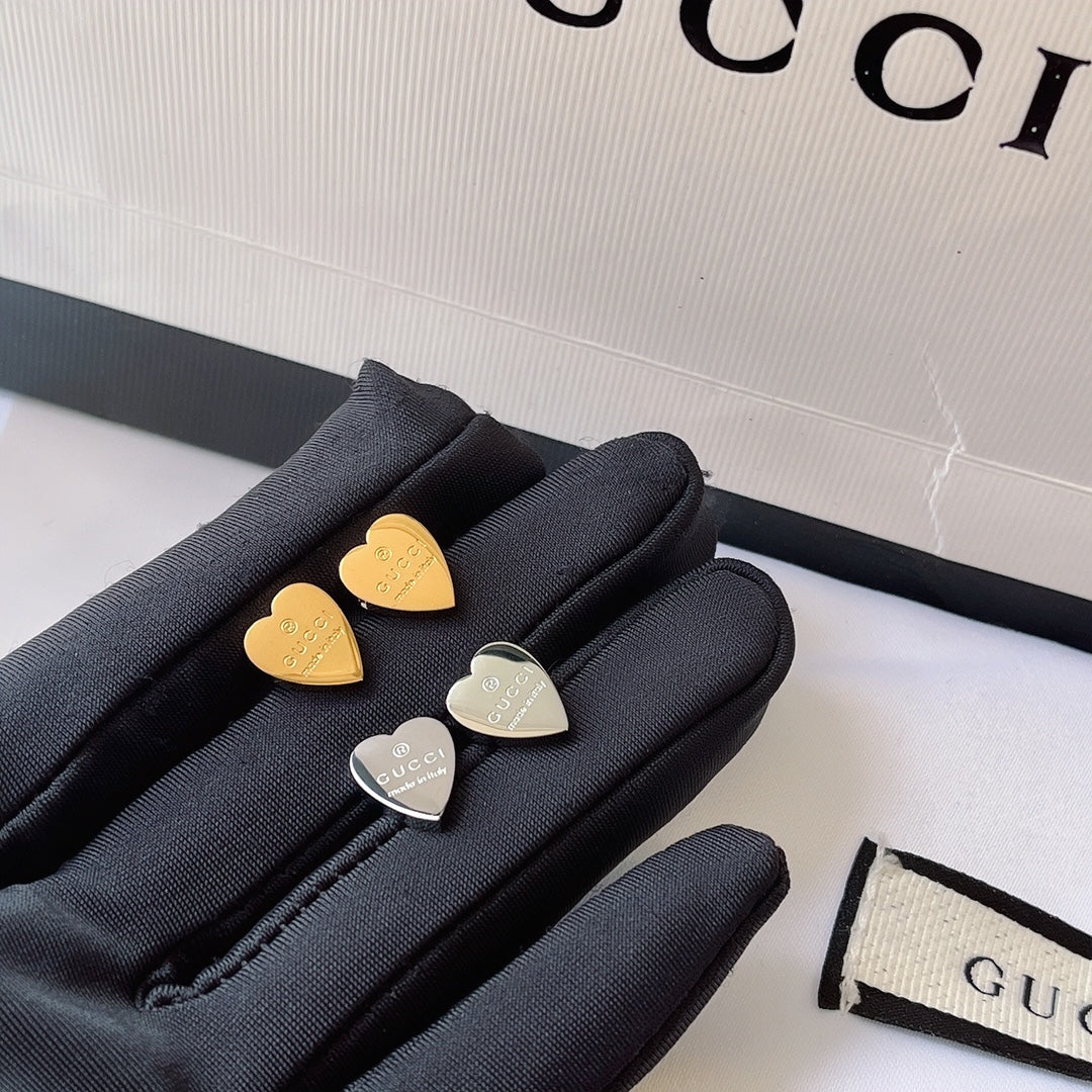 حلق قوتشي هارت صغير لوقو حلق gucci