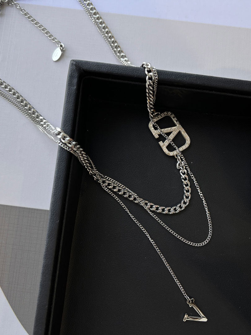 سلسال لويس فيتون فضي ادوار سلسال louis vuitton