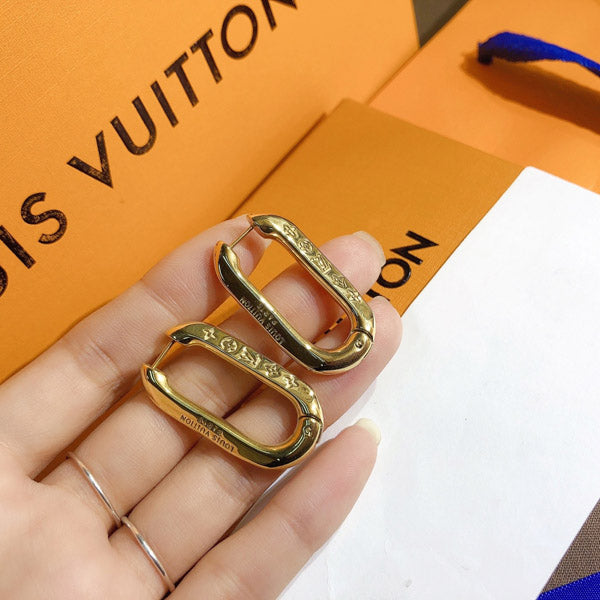 حلق لويس فيتون مستطيل ذهبي لوقو حلق louis vuitton