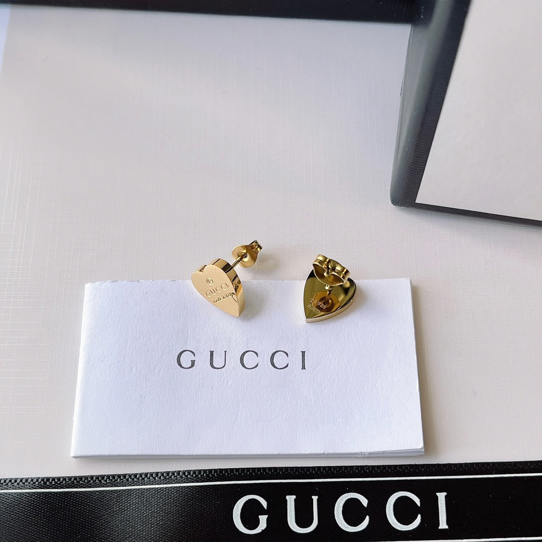 حلق قوتشي هارت صغير لوقو حلق gucci ذهبي