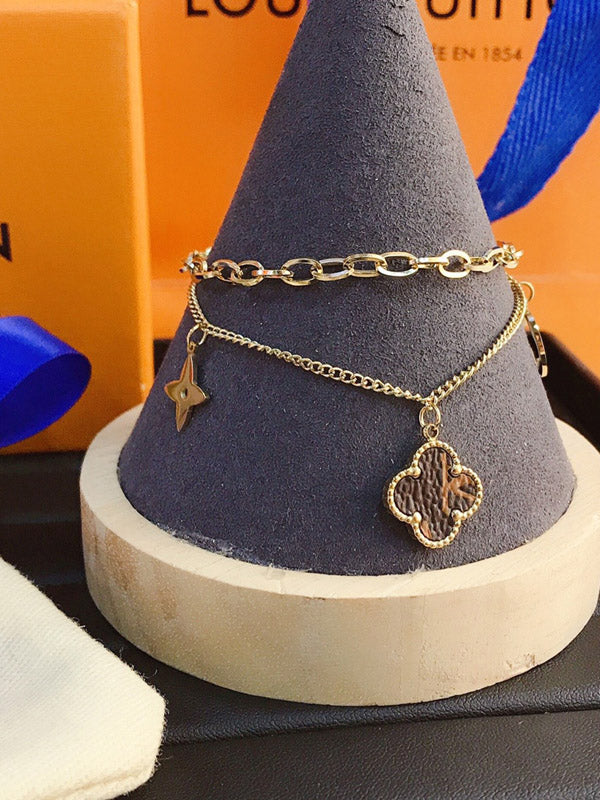 اسواره لويس فيتون بتعليقه بني اسواره louis vuitton ذهبي