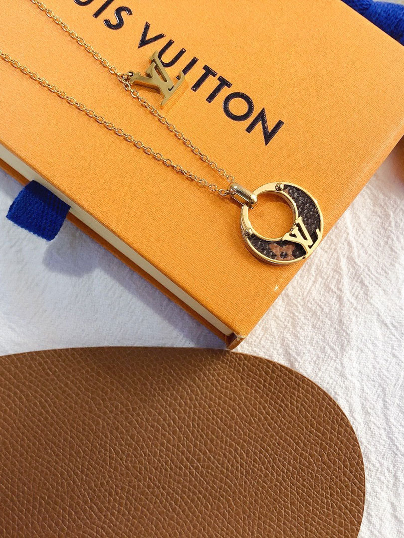 سلسال لويس فيتون مدور براون ليذر سلسال louis vuitton