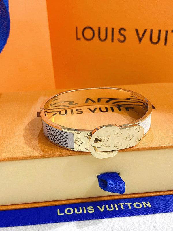 اسوارة لويس فيتون عريضه لوقو اسواره louis vuitton ذهبي