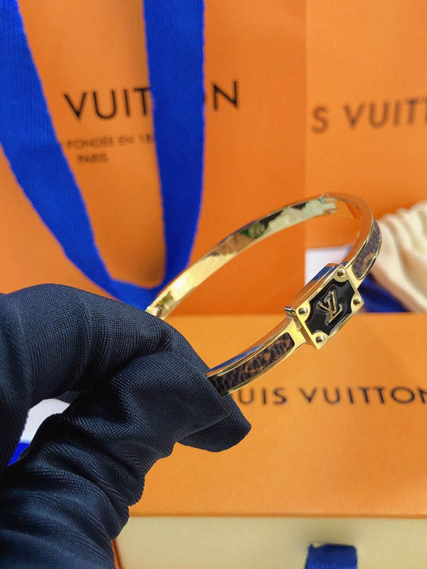 اسوارة لويس فيتون سكوير لوقو اسواره louis vuitton