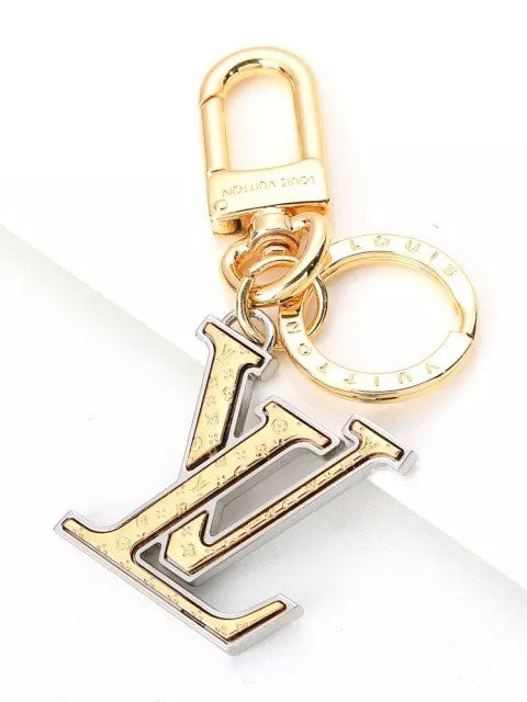 ميدالية ال في ذهبي وفضي ميدالية louis vuitton