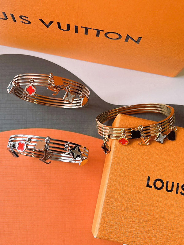 اسوارة لويس فيتون ملتي بندنت اسواره louis vuitton