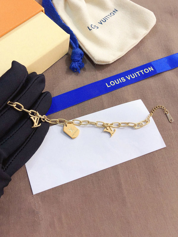 اسواره لويس فيتون ذهبية بتعليقه اسواره louis vuitton